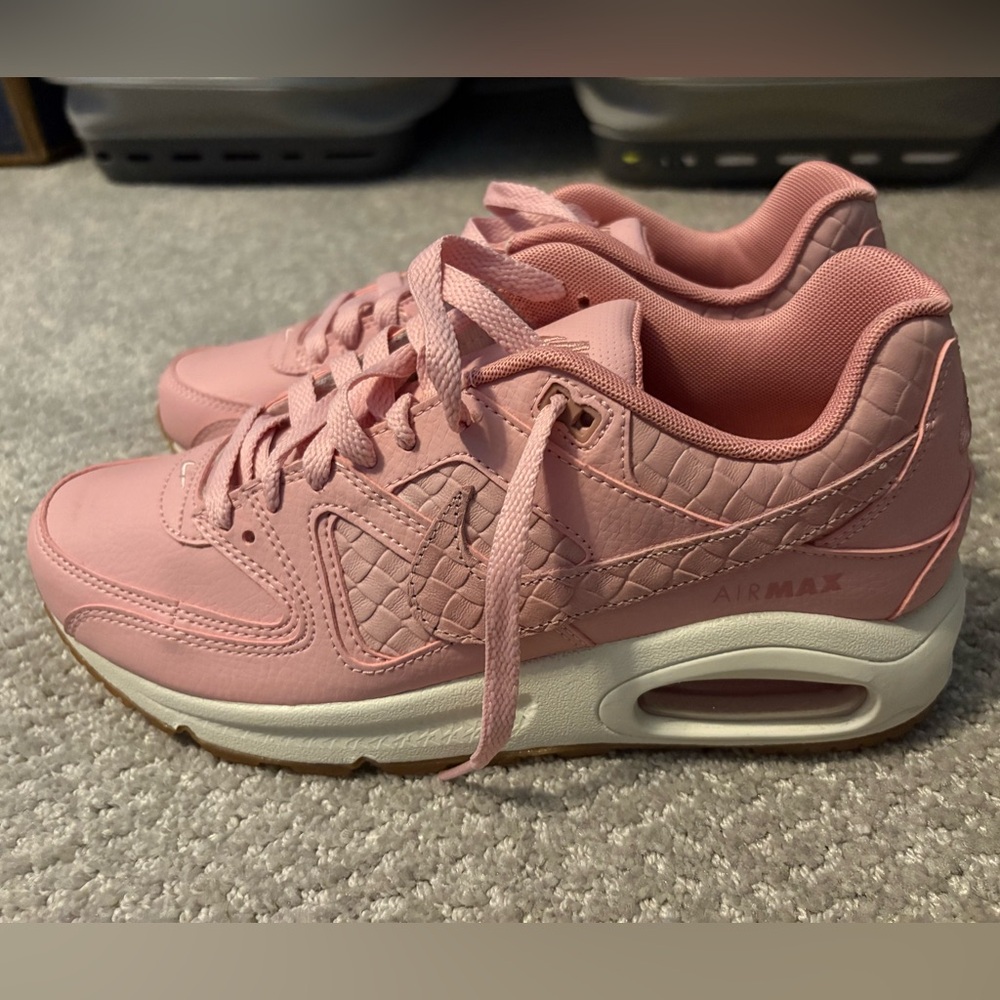 Nike Women's Air Max Pink Sneakers